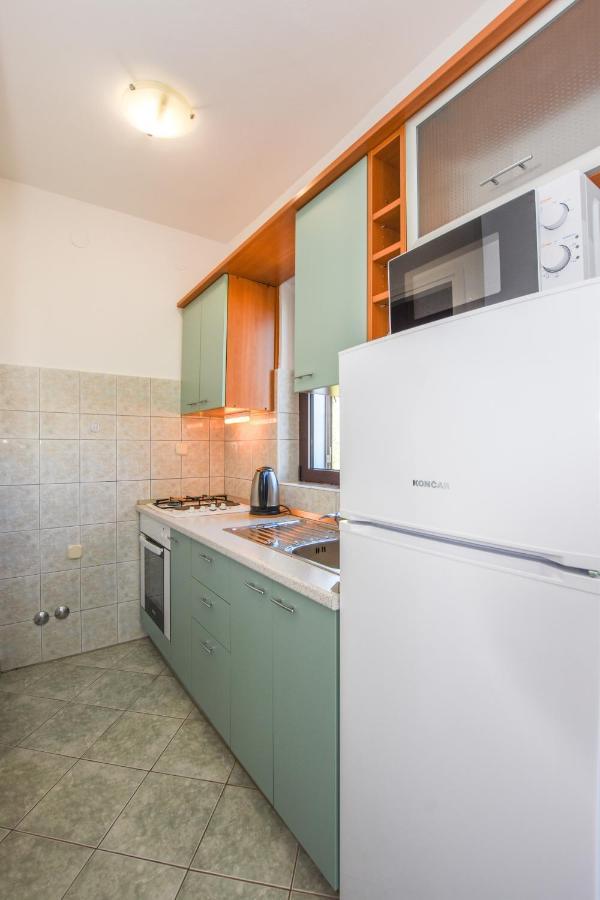 Apartmani Marija Ljubica Pag Town Exterior foto