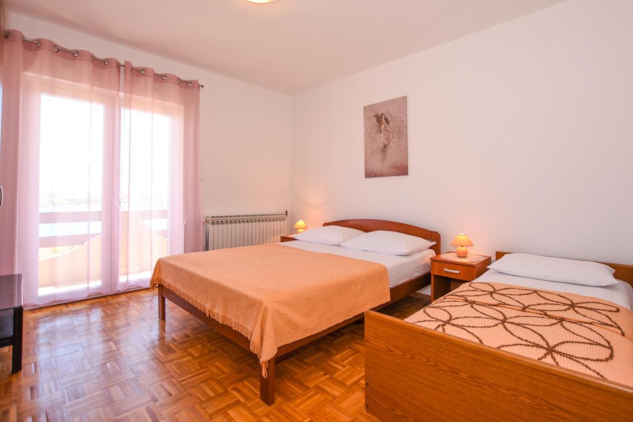 Apartmani Marija Ljubica Pag Town Exterior foto