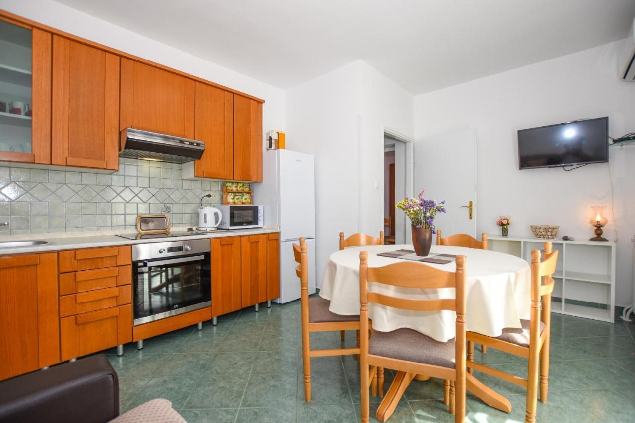 Apartmani Marija Ljubica Pag Town Exterior foto