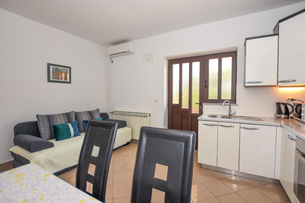 Apartmani Marija Ljubica Pag Town Exterior foto