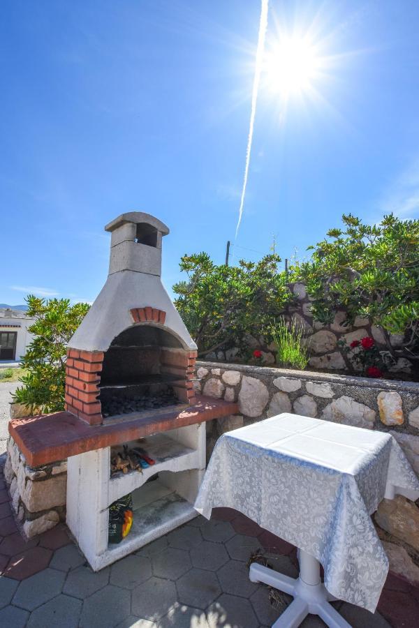 Apartmani Marija Ljubica Pag Town Exterior foto