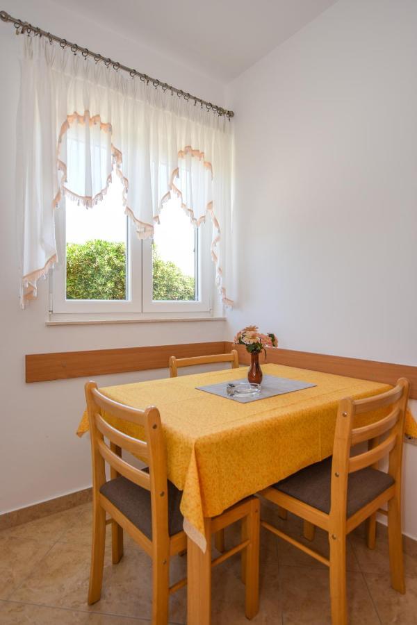 Apartmani Marija Ljubica Pag Town Exterior foto
