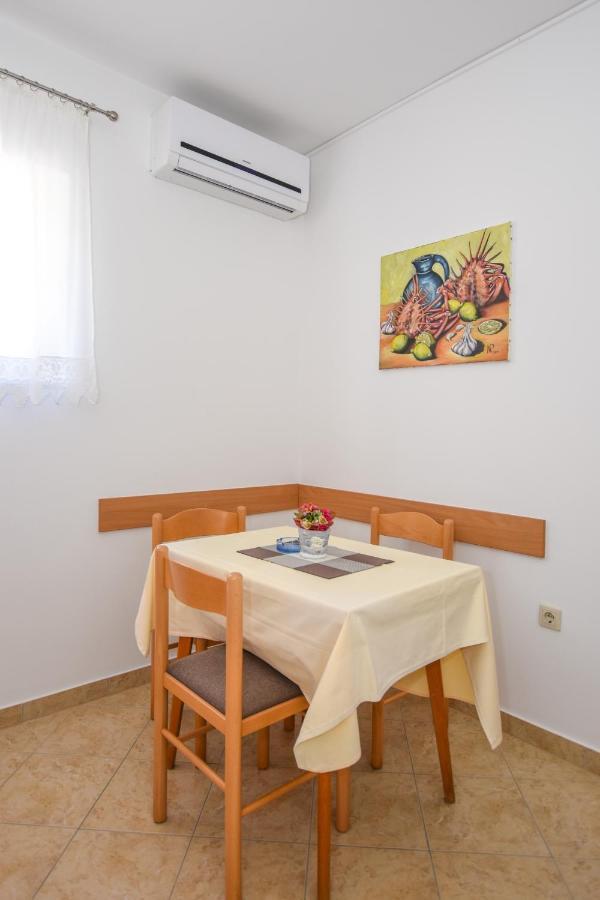 Apartmani Marija Ljubica Pag Town Exterior foto