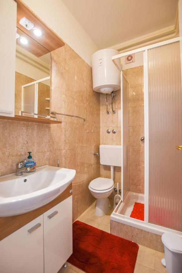Apartmani Marija Ljubica Pag Town Exterior foto