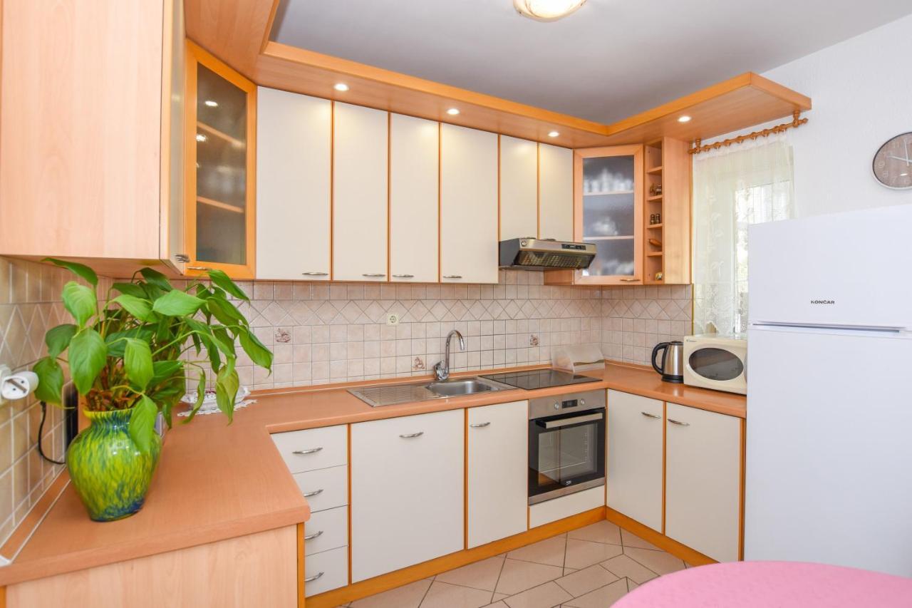 Apartmani Marija Ljubica Pag Town Exterior foto
