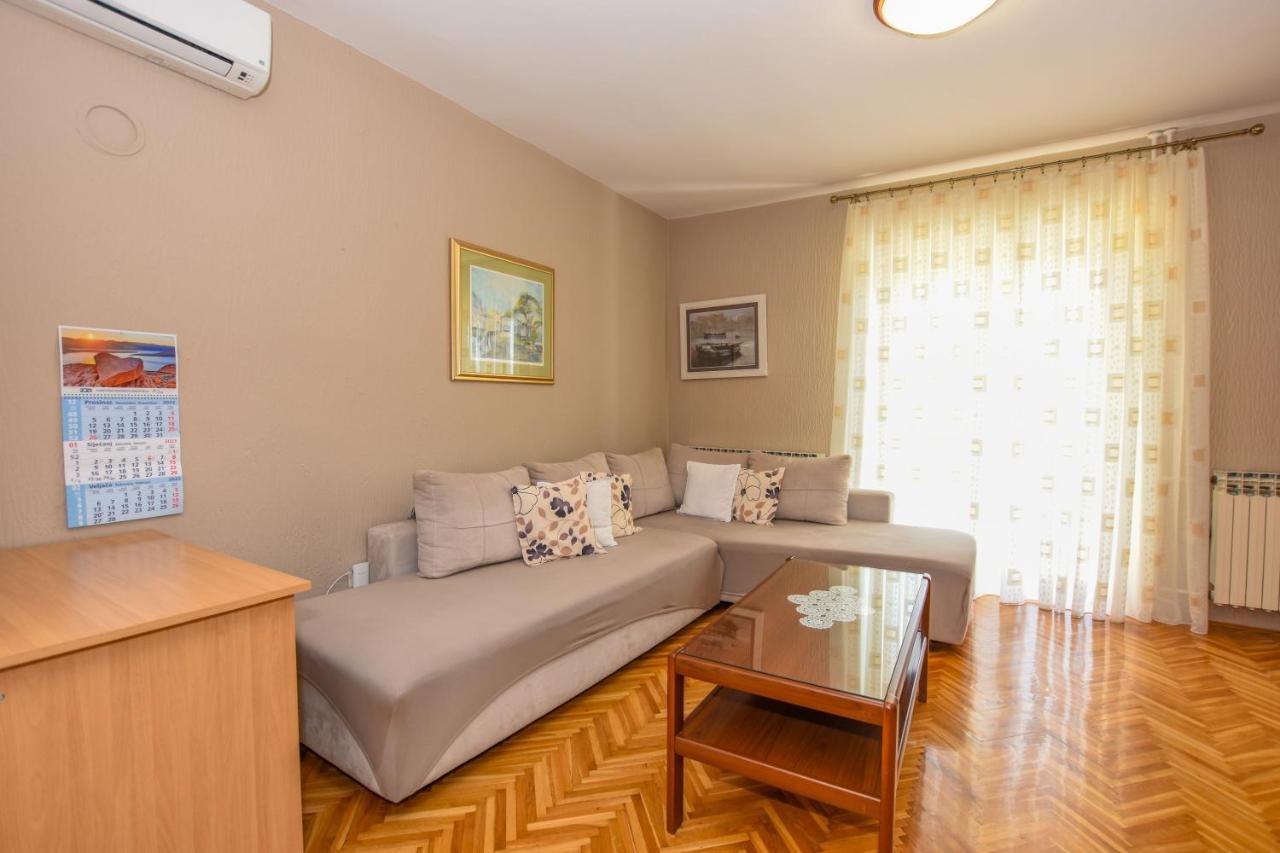 Apartmani Marija Ljubica Pag Town Exterior foto