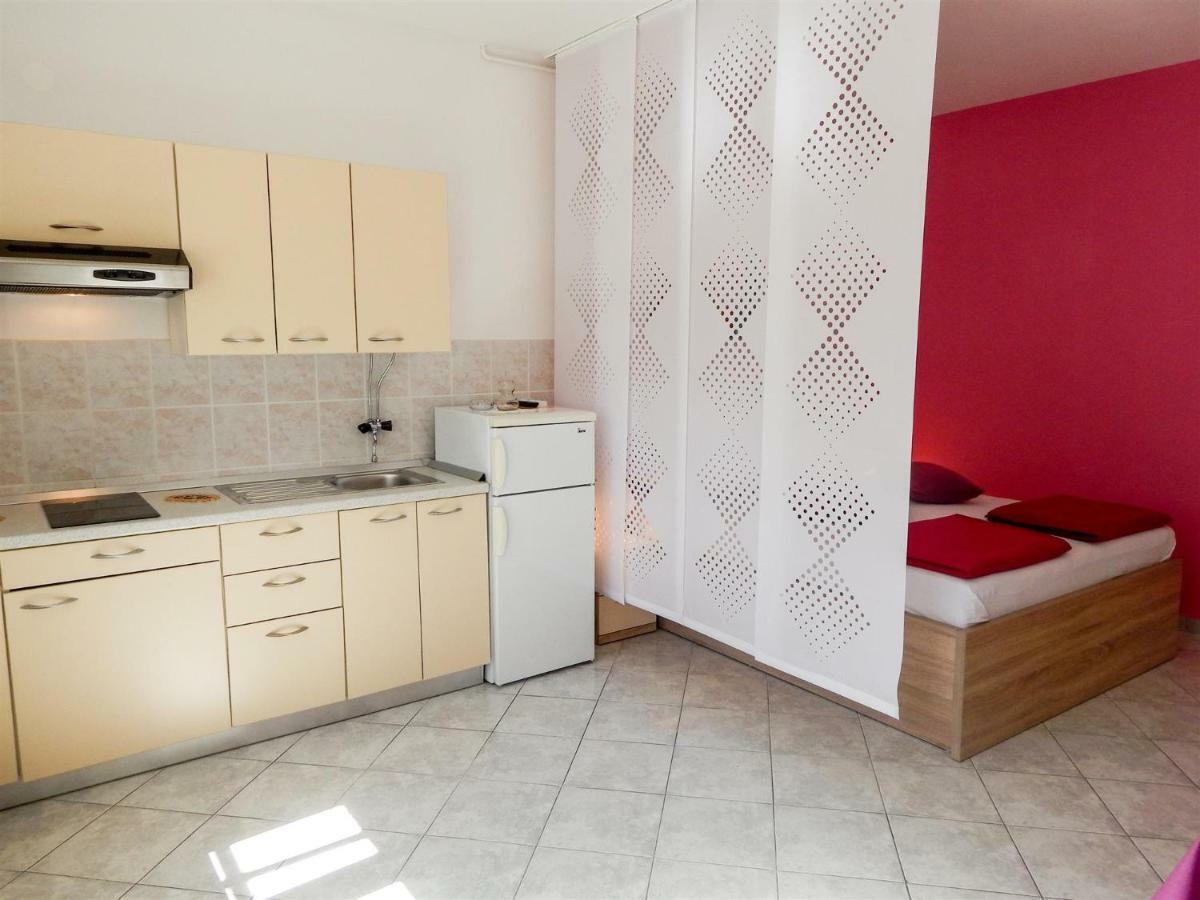 Apartmani Marija Ljubica Pag Town Exterior foto